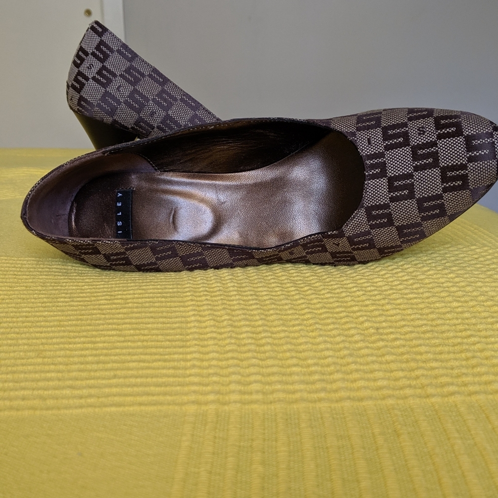 Shoes - Picture 3 of 5
